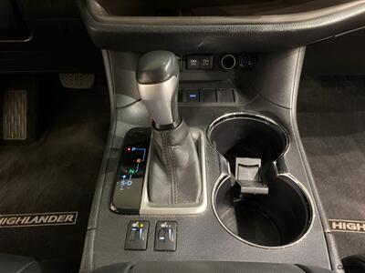 2017 Toyota Highlander XLE - Photo 18 - Mesa, AZ 85201