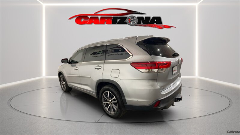 2017 Toyota Highlander XLE - Photo 6 - Mesa, AZ 85201