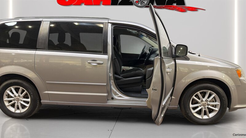 2016 Dodge Grand Caravan SXT - Photo 17 - Mesa, AZ 85201