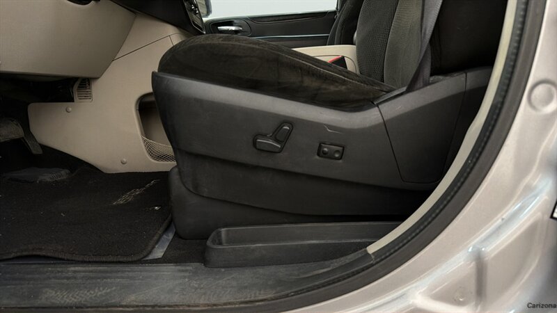 2016 Dodge Grand Caravan SXT - Photo 20 - Mesa, AZ 85201