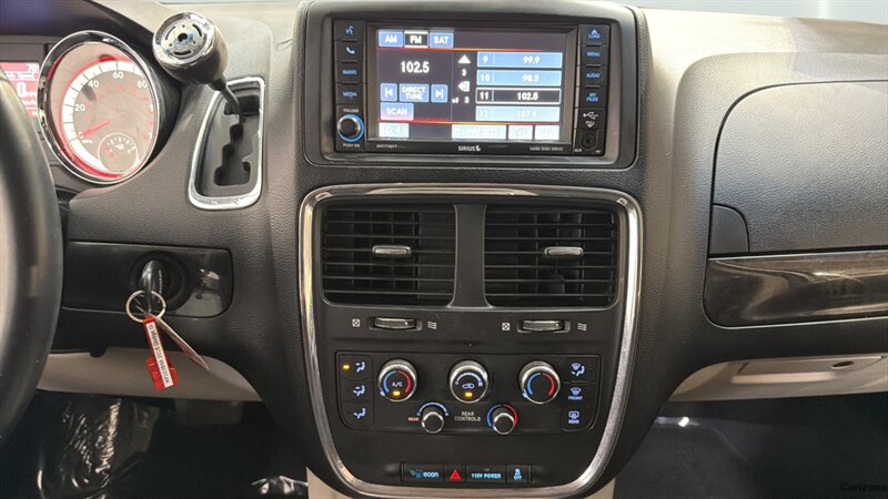 2016 Dodge Grand Caravan SXT - Photo 15 - Mesa, AZ 85201