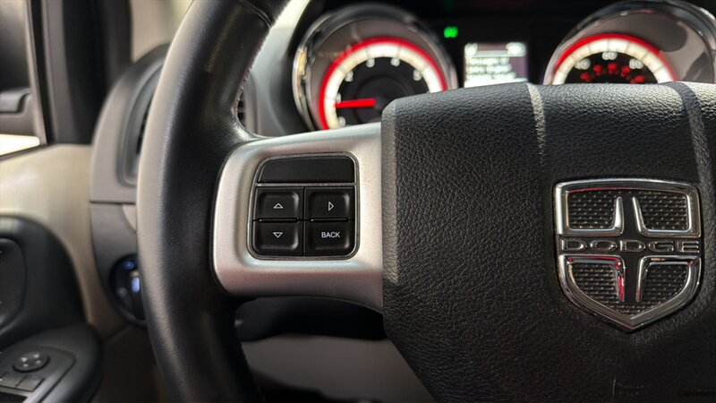 2016 Dodge Grand Caravan SXT - Photo 27 - Mesa, AZ 85201