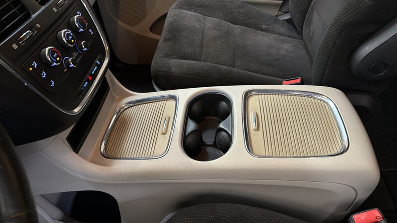 2016 Dodge Grand Caravan SXT - Photo 26 - Mesa, AZ 85201