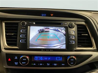 2017 Toyota Highlander LE   - Photo 16 - Mesa, AZ 85201