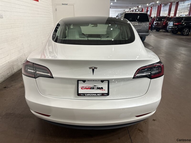 2019 Tesla Model 3 Mid Range photo