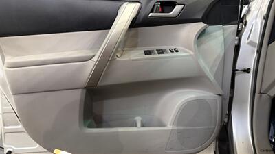 2013 Toyota Highlander   - Photo 21 - Mesa, AZ 85201