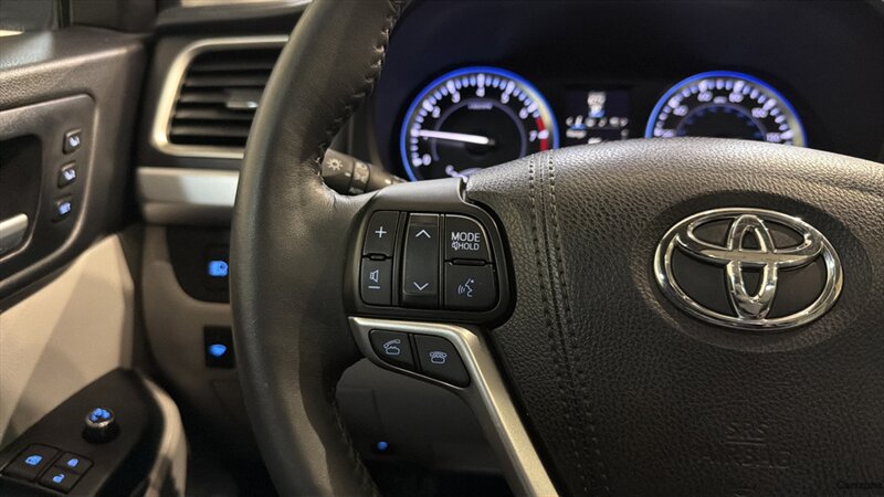2016 Toyota Highlander Limited - Photo 27 - Mesa, AZ 85201
