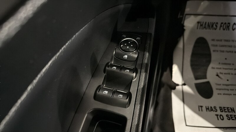 2018 Ford Fusion SE - Photo 19 - Mesa, AZ 85201