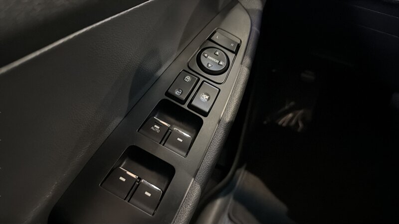 2017 Hyundai TUCSON Limited - Photo 19 - Mesa, AZ 85201