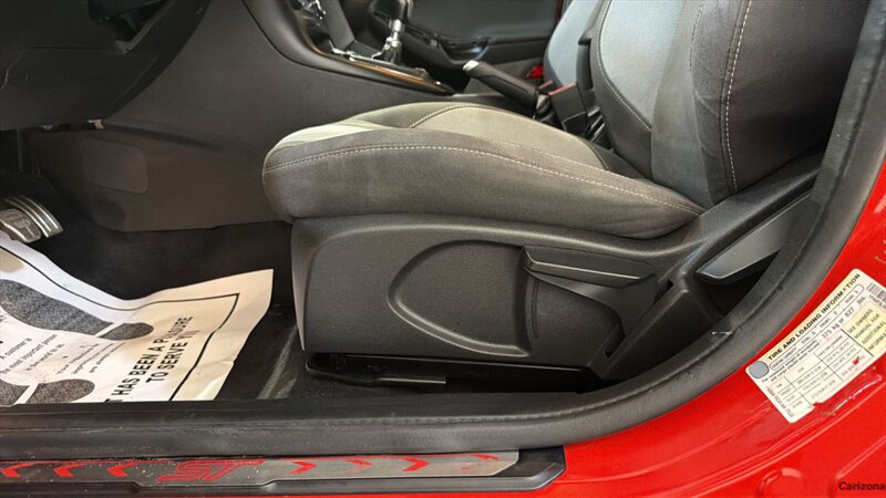 2016 Ford Focus ST - Photo 20 - Mesa, AZ 85201