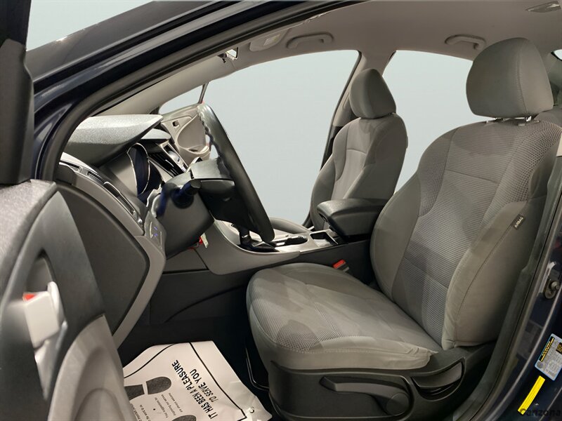 2014 Hyundai SONATA GLS - Photo 9 - Mesa, AZ 85201