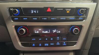 2017 Hyundai SONATA Hybrid SE   - Photo 28 - Mesa, AZ 85201