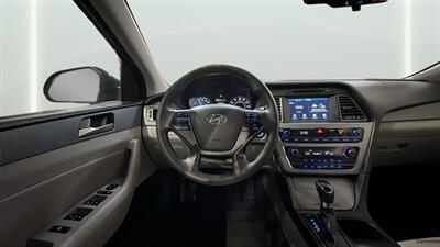 2017 Hyundai SONATA Hybrid SE   - Photo 16 - Mesa, AZ 85201