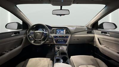 2017 Hyundai SONATA Hybrid SE   - Photo 31 - Mesa, AZ 85201