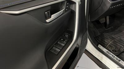 2023 Toyota RAV4 Hybrid XSE   - Photo 19 - Mesa, AZ 85201