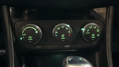 2012 Chrysler 200 Touring   - Photo 27 - Mesa, AZ 85201