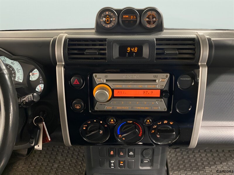 2007 Toyota FJ Cruiser - Photo 13 - Mesa, AZ 85201