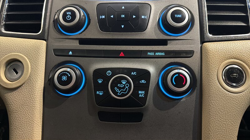 2017 Ford Taurus SE - Photo 28 - Mesa, AZ 85201