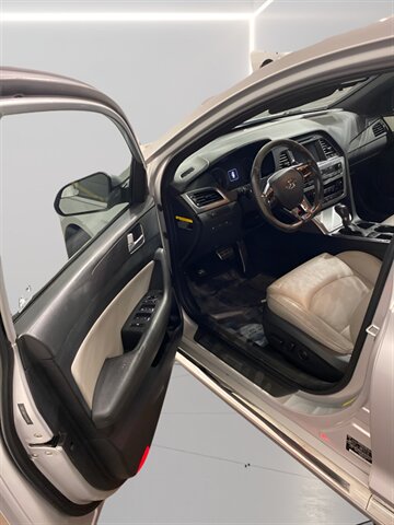 2017 Hyundai SONATA Sport 2.0T - Photo 14 - Mesa, AZ 85201
