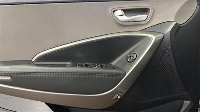 2017 Hyundai SANTA FE SE   - Photo 21 - Mesa, AZ 85201