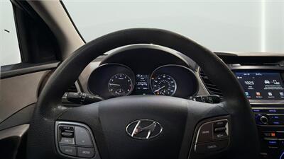 2017 Hyundai SANTA FE SE   - Photo 30 - Mesa, AZ 85201