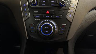 2017 Hyundai SANTA FE SE   - Photo 28 - Mesa, AZ 85201