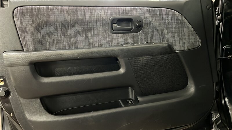 2003 Honda CR-V LX - Photo 21 - Mesa, AZ 85201