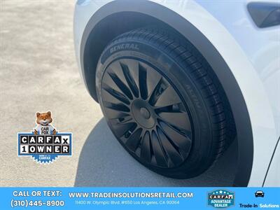 2022 Tesla Model Y Long Range AWD   - Photo 12 - Los Angeles, CA 90064