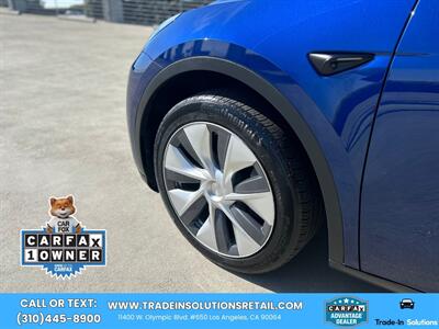 2023 Tesla Model Y Long Range AWD Dual Motor   - Photo 11 - Los Angeles, CA 90064