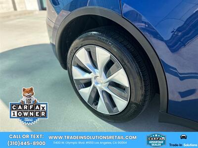 2023 Tesla Model Y Long Range AWD Dual Motor   - Photo 14 - Los Angeles, CA 90064