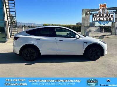 2024 Tesla Model Y Long Range   - Photo 6 - Los Angeles, CA 90064
