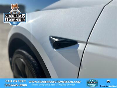 2024 Tesla Model Y Long Range   - Photo 16 - Los Angeles, CA 90064