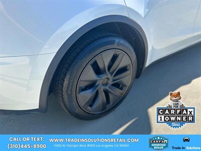 2024 Tesla Model Y Long Range   - Photo 14 - Los Angeles, CA 90064