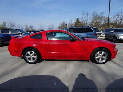 2006 Ford Mustang GT Deluxe  4.6L V8 RWD - Photo 2 - Cincinnati, OH 45255