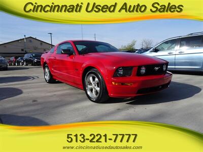 2006 Ford Mustang GT Deluxe  4.6L V8 RWD - Photo 1 - Cincinnati, OH 45255