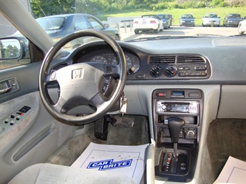 1996 Honda Accord LX   - Photo 6 - Cincinnati, OH 45255