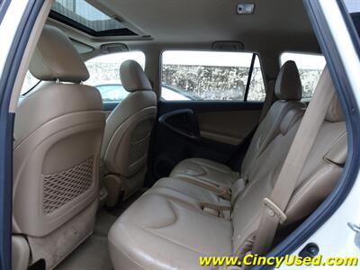 2011 Toyota RAV4 Limited   - Photo 12 - Cincinnati, OH 45255