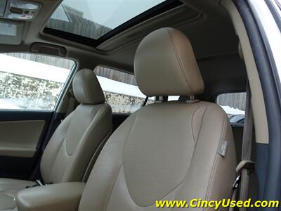 2011 Toyota RAV4 Limited   - Photo 10 - Cincinnati, OH 45255