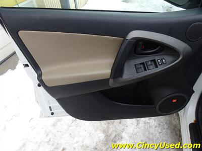 2011 Toyota RAV4 Limited   - Photo 25 - Cincinnati, OH 45255