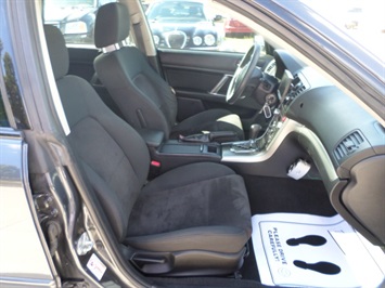 2009 Subaru Legacy 2.5i Special Edition   - Photo 8 - Cincinnati, OH 45255