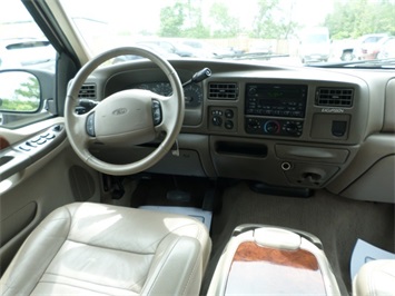 2000 Ford Excursion Limited   - Photo 14 - Cincinnati, OH 45255