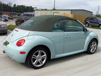 2005 Volkswagen New Beetle GLS   - Photo 6 - Cincinnati, OH 45255
