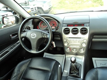 2004 Mazda Mazda6 i   - Photo 7 - Cincinnati, OH 45255