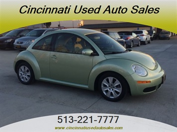 2008 Volkswagen New Beetle S   - Photo 1 - Cincinnati, OH 45255