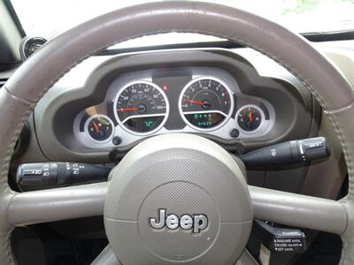 2010 Jeep Wrangler Unlimited Rubicon  V6 4X4 - Photo 17 - Cincinnati, OH 45255