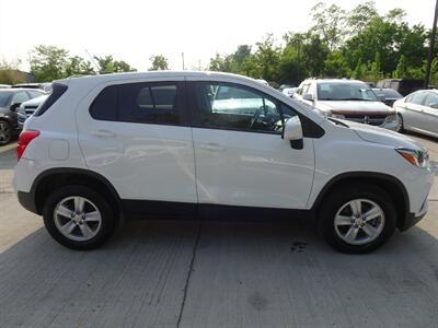 2020 Chevrolet Trax LS  1.4L I4 Turbo AWD - Photo 5 - Cincinnati, OH 45255