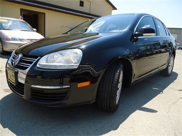 2005 Volkswagen Jetta   - Photo 11 - Cincinnati, OH 45255