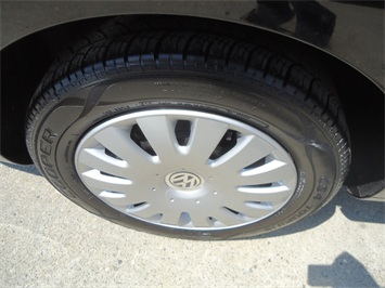 2005 Volkswagen Jetta   - Photo 26 - Cincinnati, OH 45255