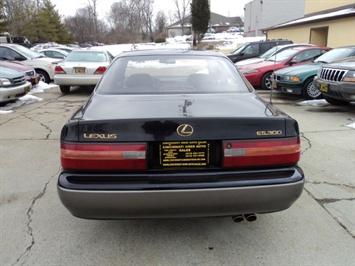 1996 Lexus ES 300   - Photo 5 - Cincinnati, OH 45255