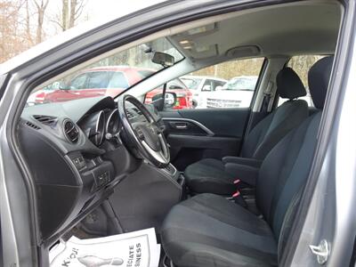 2014 Mazda Mazda5 GS  2.5L I4 FWD - Photo 8 - Cincinnati, OH 45255